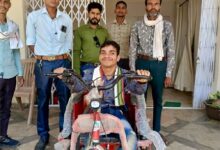 दिव्यांग मनुराज को मिला संबल, मोटराइज्ड ट्राईसाइकिल से अब शिक्षा की राह होगी आसान
