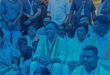 “जन्मदिन पर नकटी पहुंचे दीपक बैज, प्रभावित परिवारों से मुलाकात”