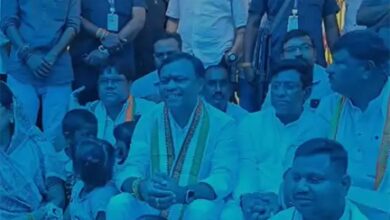 “जन्मदिन पर नकटी पहुंचे दीपक बैज, प्रभावित परिवारों से मुलाकात”
