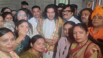 राम मंदिर दान विवाद पर देवकीनंदन का सख्त रुख राम मंदिर दान विवाद पर देवकीनंदन का सख्त रुख