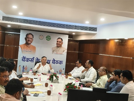 11 हजार दिव्यांगजनों को स्वरोजगार के लिए मिलेगा ऋण, कौशल प्रशिक्षण भी होगा अनिवार्य: लोकेश कवाडि़या 11 हजार दिव्यांगजनों को स्वरोजगार के लिए मिलेगा ऋण, कौशल प्रशिक्षण भी होगा अनिवार्य: लोकेश कवाडि़या