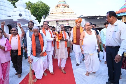 रायपुर के जगन्नाथ मंदिर में गूंजा ‘जय जगन्नाथ’