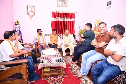 सेवा, सुशासन और जनकल्याण के 12 वर्ष पूर्ण होने पर विशेष जनसंपर्क अभियान के तहत वित्त मंत्री ओ.पी. चौधरी ने प्रबुद्ध नागरिकों से किया संवाद सेवा, सुशासन और जनकल्याण के 12 वर्ष पूर्ण होने पर विशेष जनसंपर्क अभियान के तहत वित्त मंत्री ओ.पी. चौधरी ने प्रबुद्ध नागरिकों से किया संवाद