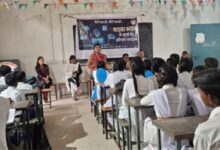 बेटी बचाओ-बेटी पढ़ाओ अभियान : गिरवरगंज में छात्राओं को आत्मरक्षा, साइबर सुरक्षा और महिला अधिकारों का मिला प्रशिक्षण