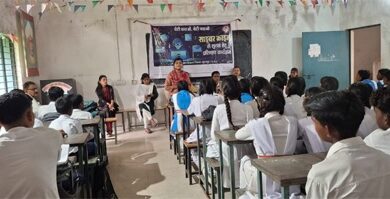 बेटी बचाओ-बेटी पढ़ाओ अभियान : गिरवरगंज में छात्राओं को आत्मरक्षा, साइबर सुरक्षा और महिला अधिकारों का मिला प्रशिक्षण बेटी बचाओ-बेटी पढ़ाओ अभियान : गिरवरगंज में छात्राओं को आत्मरक्षा, साइबर सुरक्षा और महिला अधिकारों का मिला प्रशिक्षण