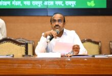 मानसून के दौरान उद्योगों द्वारा किए जा रहे वृक्षारोपण कार्यों की हुई समीक्षा