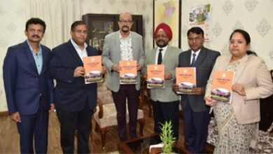 प्रमुख लोकायुक्त ने राज्यपाल को सौंपी वार्षिक रिपोर्ट