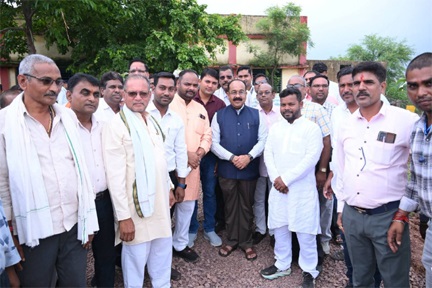 उप मुख्यमंत्री अरुण साव ने वन महोत्सव का किया शुभारंभ उप मुख्यमंत्री अरुण साव ने वन महोत्सव का किया शुभारंभ