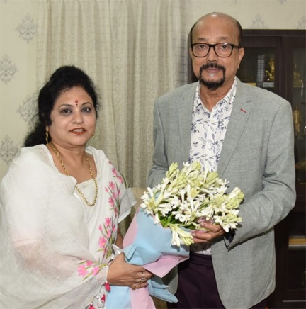 राज्यपाल डेका से महिला आयोग की अध्यक्ष ने भेंट की राज्यपाल डेका से महिला आयोग की अध्यक्ष ने भेंट की