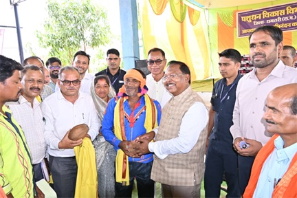 कृत्रिम गर्भाधान से पशुधन विकास की मिसाल बना ग्राम पुरी कृत्रिम गर्भाधान से पशुधन विकास की मिसाल बना ग्राम पुरी