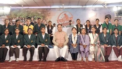 मुख्यमंत्री विष्णु देव साय ने एकलव्य के विद्यार्थियों का बढ़ाया उत्साह