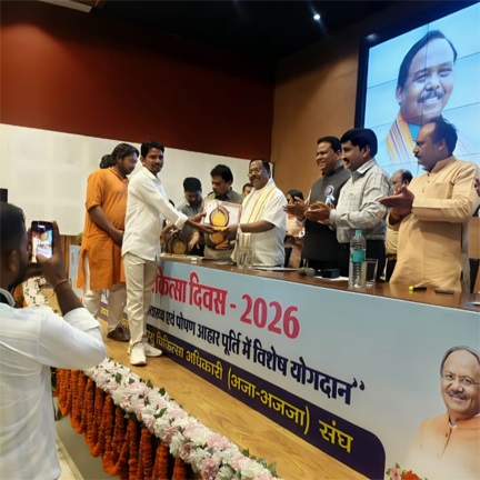 सरकारी योजना से बदली जिंदगीः मड़कम देवा ने झींगा पालन से लिखी सफलता की नई कहानी सरकारी योजना से बदली जिंदगीः मड़कम देवा ने झींगा पालन से लिखी सफलता की नई कहानी