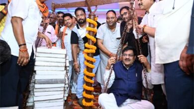 रिमझिम फुहारों के बीच सादगी और आत्मीयता से मना खाद्य मंत्री दयालदास बघेल का जन्मोत्सव रिमझिम फुहारों के बीच सादगी और आत्मीयता से मना खाद्य मंत्री दयालदास बघेल का जन्मोत्सव