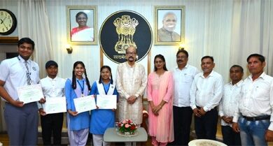 जापान से लौटे इंस्पायर अवार्ड मानक के विद्यार्थियों का राज्यपाल ने किया सम्मान
