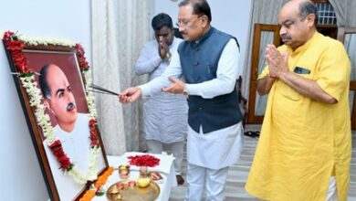 मुख्यमंत्री विष्णुदेव साय ने डॉ. श्यामा प्रसाद मुखर्जी की 125वीं जयंती पर उन्हें किया नमन मुख्यमंत्री विष्णुदेव साय ने डॉ. श्यामा प्रसाद मुखर्जी की 125वीं जयंती पर उन्हें किया नमन