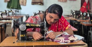 मुख्यमंत्री कौशल विकास योजना से बदली नीलिमा की जिंदगी मुख्यमंत्री कौशल विकास योजना से बदली नीलिमा की जिंदगी