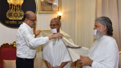 राज्यपाल डेका से सर्वाेदय शांति पदयात्रा के संतों ने की सौजन्य भेंट राज्यपाल डेका से सर्वाेदय शांति पदयात्रा के संतों ने की सौजन्य भेंट