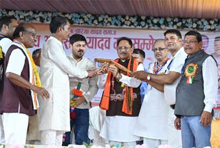 मोदी की गारंटी, सुशासन की नीति और जनकल्याण की प्रतिबद्धता से बदल रहा छत्तीसगढ़ : मुख्यमंत्री विष्णुदेव साय मोदी की गारंटी, सुशासन की नीति और जनकल्याण की प्रतिबद्धता से बदल रहा छत्तीसगढ़ : मुख्यमंत्री विष्णुदेव साय
