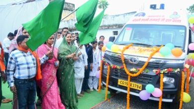 मंत्री लक्ष्मी राजवाड़े ने चांदनी बिहारपुर को दी एम्बुलेंस की सौगात, दिखाई हरी झण्डी मंत्री लक्ष्मी राजवाड़े ने चांदनी बिहारपुर को दी एम्बुलेंस की सौगात, दिखाई हरी झण्डी