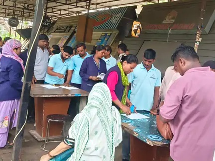 बकायेदारों पर निगम सख्त, 14 दुकानें सील बकायेदारों पर निगम सख्त, 14 दुकानें सील