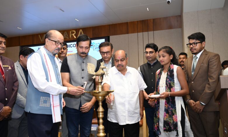 राज्यपाल रमेन डेका के साथ डॉक्टर्स डे समारोह में शामिल हुए विधायक पुरन्दर मिश्रा, चिकित्सकों के योगदान को किया नमन राज्यपाल रमेन डेका के साथ डॉक्टर्स डे समारोह में शामिल हुए विधायक पुरन्दर मिश्रा, चिकित्सकों के योगदान को किया नमन