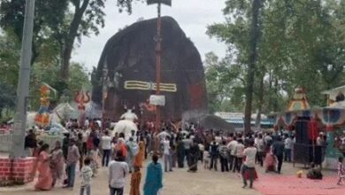 सावन के पहले सोमवार गणेश रूप में सजे हटकेश्वर महादेव