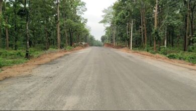 नेशनल हाईवे-45 पर छतौना के पास मरम्मत कार्य जारी, मार्ग पर आवाजाही पूरी तरह चालू