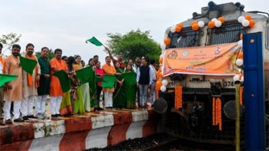 पर्यटन एवं संस्कृति मंत्री राजेश अग्रवाल की पहल से सरगुजा संभाग के 850 श्रद्धालु भारत गौरव ट्रेन से रामलला एवं बाबा विश्वनाथ के दर्शन के लिए रवाना पर्यटन एवं संस्कृति मंत्री राजेश अग्रवाल की पहल से सरगुजा संभाग के 850 श्रद्धालु भारत गौरव ट्रेन से रामलला एवं बाबा विश्वनाथ के दर्शन के लिए रवाना
