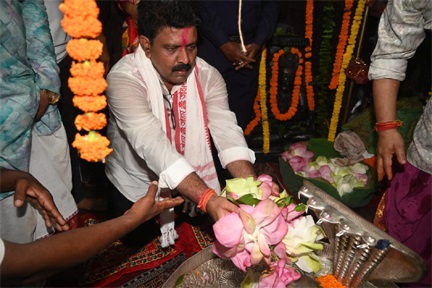 हर-हर महादेव और बोल-बम के जयघोष के साथ निकली भोरमदेव पदयात्रा, शिवमय हुआ कबीरधाम हर-हर महादेव और बोल-बम के जयघोष के साथ निकली भोरमदेव पदयात्रा, शिवमय हुआ कबीरधाम