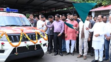 मुख्यमंत्री विष्णु देव साय ने धरसींवा विधानसभा को दी निःशुल्क एम्बुलेंस की सौगात मुख्यमंत्री विष्णु देव साय ने धरसींवा विधानसभा को दी निःशुल्क एम्बुलेंस की सौगात