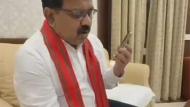 कुलगाम आतंकी हमले के पीड़ितों के परिजनों से उप मुख्यमंत्री विजय शर्मा ने की बात