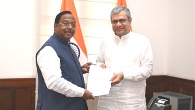 मंत्री रामविचार नेताम की पहल से बलरामपुर-रामानुजगंज में जल्द खुलेगा रेलवे रिजर्वेशन काउंटर मंत्री रामविचार नेताम की पहल से बलरामपुर-रामानुजगंज में जल्द खुलेगा रेलवे रिजर्वेशन काउंटर