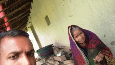 धान बेचने की चिंता थी, समाधान घर की चौखट पर मिला
