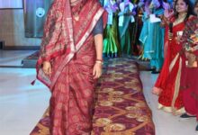तीज के रंग में रंगा रायपुर प्रेस क्लब, लक्ष्मी राजवाड़े ने रैंप वॉक कर बढ़ाया महिला पत्रकारों का उत्साह