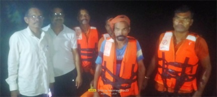 उफनती नदी में चट्टान पर फंसे ग्रामीण का डीडीआरएफ टीम ने किया सुरक्षित रेस्क्यू