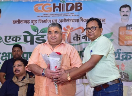 गृह निर्माण मंडल की आवासीय योजनाओं में चलेगा ‘एक पेड़ माँ के नाम’ अभियान गृह निर्माण मंडल की आवासीय योजनाओं में चलेगा ‘एक पेड़ माँ के नाम’ अभियान