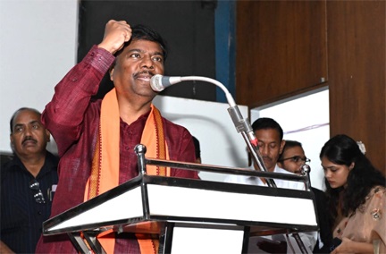 मुख्यमंत्री शिक्षा गौरव अलंकरण समारोह- वन मंत्री केदार कश्यप ने सेवानिवृत्त शिक्षकों और शिक्षा दूतों को किया सम्मानित