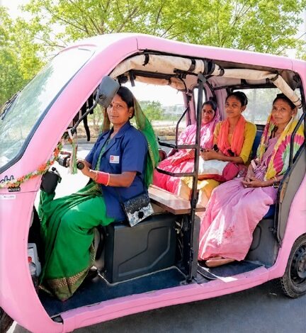 सेवा की कहानी : कभी कर्ज की चिंता, आज आत्मनिर्भरता की राह पर रेशम