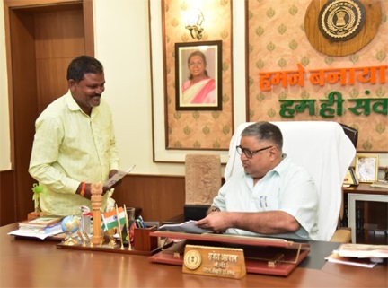 जनसेवा ही सुशासन सरकार की सर्वाेच्च प्राथमिकताः मंत्री राजेश अग्रवाल जनसेवा ही सुशासन सरकार की सर्वाेच्च प्राथमिकताः मंत्री राजेश अग्रवाल