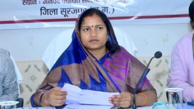 मंत्री लक्ष्मी राजवाड़े ने सूरजपुर और भैयाथान में विकासखंड स्तरीय समीक्षा बैठकों में योजनाओं की प्रगति की समीक्षा की