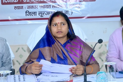 मंत्री लक्ष्मी राजवाड़े ने सूरजपुर और भैयाथान में विकासखंड स्तरीय समीक्षा बैठकों में योजनाओं की प्रगति की समीक्षा की मंत्री लक्ष्मी राजवाड़े ने सूरजपुर और भैयाथान में विकासखंड स्तरीय समीक्षा बैठकों में योजनाओं की प्रगति की समीक्षा की