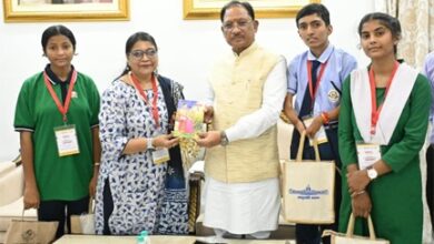 राष्ट्रपति से भेंट कर लौटे प्रतिभावान विद्यार्थियों ने मुख्यमंत्री विष्णु देव साय से की सौजन्य मुलाकात