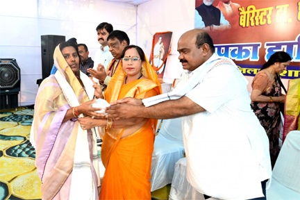बैरिस्टर ठाकुर छेदीलाल स्मृति समारोह का हुआ शुभारंभ बैरिस्टर ठाकुर छेदीलाल स्मृति समारोह का हुआ शुभारंभ