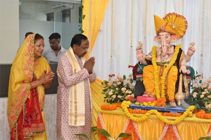 रामविचार नेताम के शासकीय निवास में विधि-विधान से हुई भगवान श्री गणेश की स्थापना