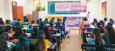 धमतरी में सेवा संकल्प अभियान : नगरी महाविद्यालय के युवाओं को दी गई बाल अधिकारों, साइबर सुरक्षा व ‘1098’ हेल्पलाइन की जानकारी धमतरी में सेवा संकल्प अभियान : नगरी महाविद्यालय के युवाओं को दी गई बाल अधिकारों, साइबर सुरक्षा व ‘1098’ हेल्पलाइन की जानकारी