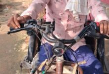 सरकार की संवेदनशील पहल : बैटरी चलित ट्रायसायकल से बदला 75% अस्थिबाधित सोमारू का जीवन, मिली आत्मनिर्भरता की नई उड़ान
