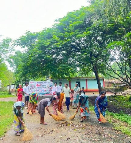 सेवा संकल्प अभियान में युवा बने स्वच्छता के संवाहक, जशपुर में चलाया स्वच्छता एवं पौधरोपण अभियान