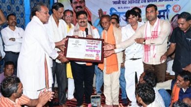 वर्षों पुरानी मांग हुई पूरी, राजपत्र लेकर गांव पहुंचे उप मुख्यमंत्री विजय शर्मा, चंदनपुर को मिली नई पहचान