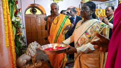 राष्ट्रपति द्रौपदी मुर्मु ने माँ दंतेश्वरी की पूजा-अर्चना कर देशवासियों की सुख-समृद्धि और खुशहाली की कामना की