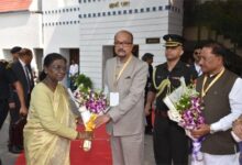 राष्ट्रपति द्रौपदी मुर्मु का लोकभवन में आत्मीय स्वागत